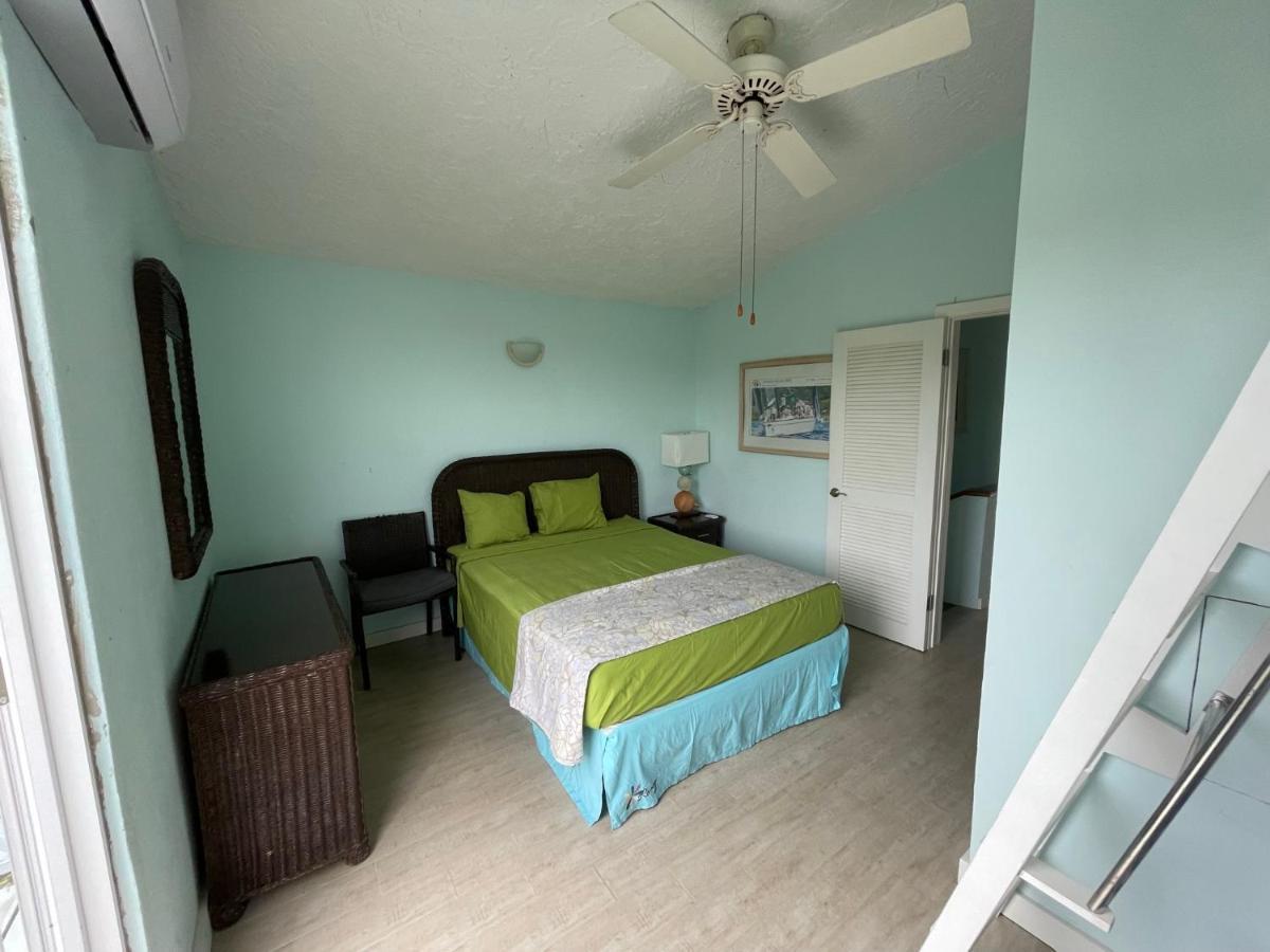 Sunny Villa In The Marina - Excellent Water Views Jolly Harbour Bagian luar foto