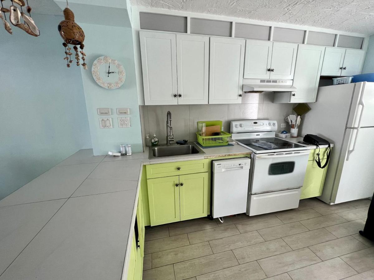 Sunny Villa In The Marina - Excellent Water Views Jolly Harbour Bagian luar foto